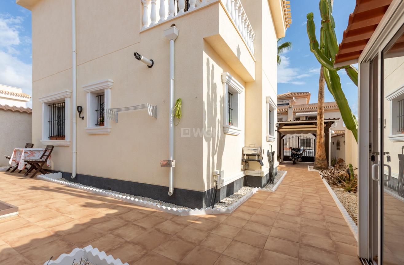 Resale - Villa - Orihuela Costa - Costa Blanca