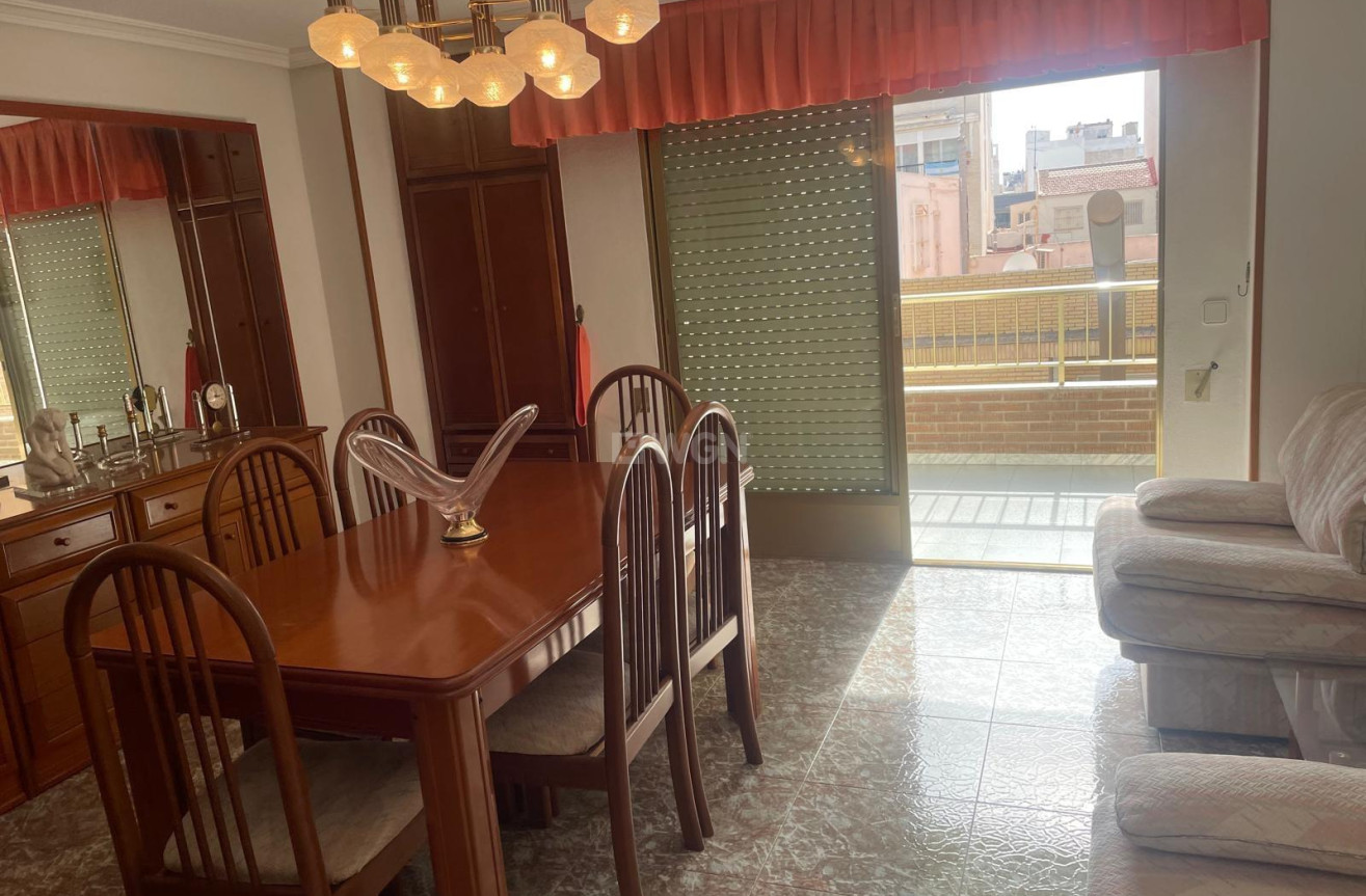 Resale - Apartment / flat - Torrevieja - Centro