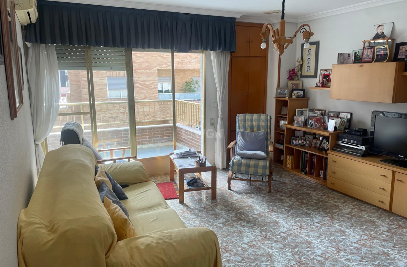 Resale - Apartment / flat - Torrevieja - Centro