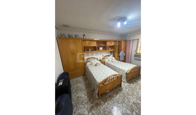 Resale - Apartment / flat - Torrevieja - Centro