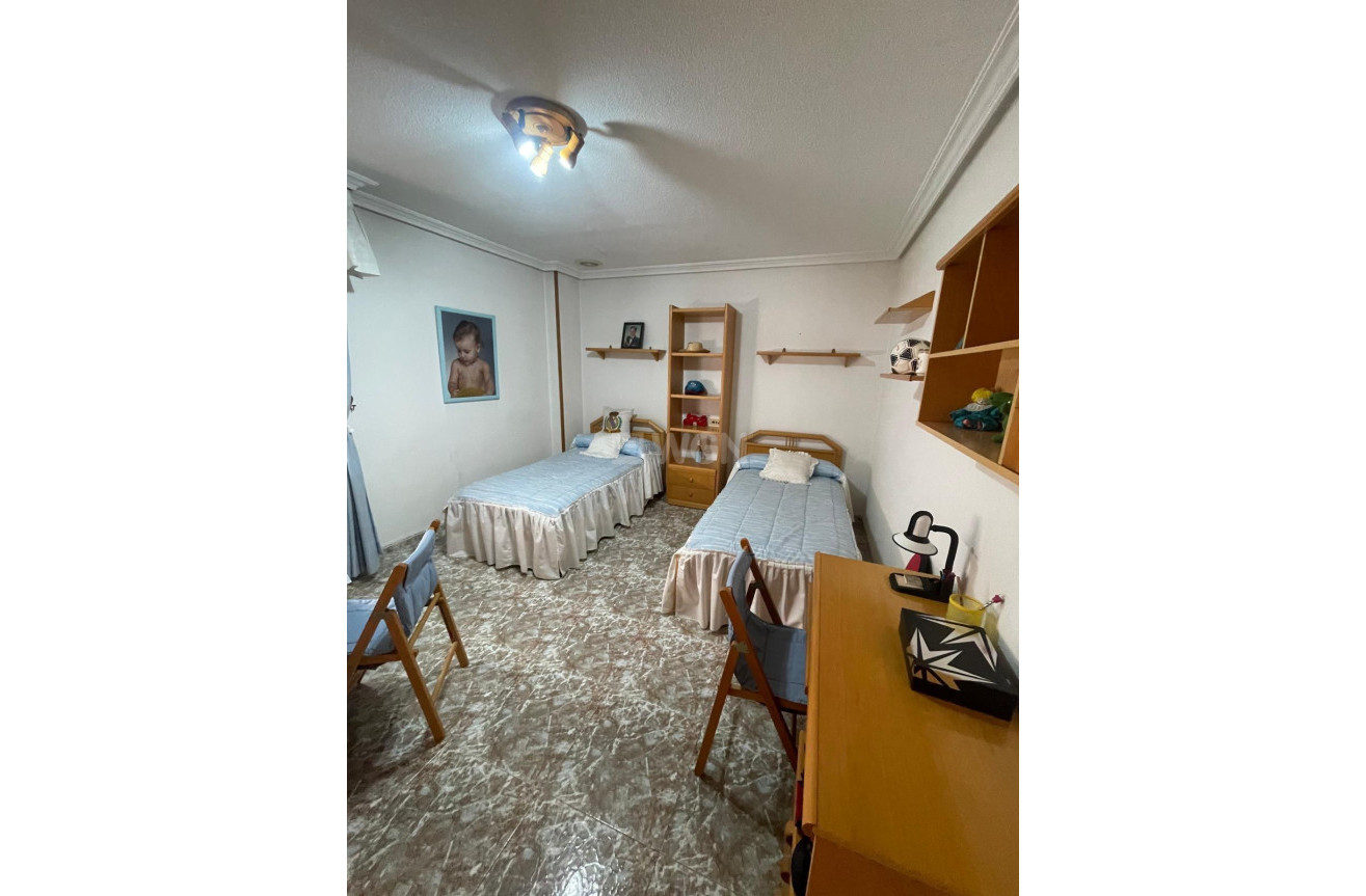 Resale - Apartment / flat - Torrevieja - Centro