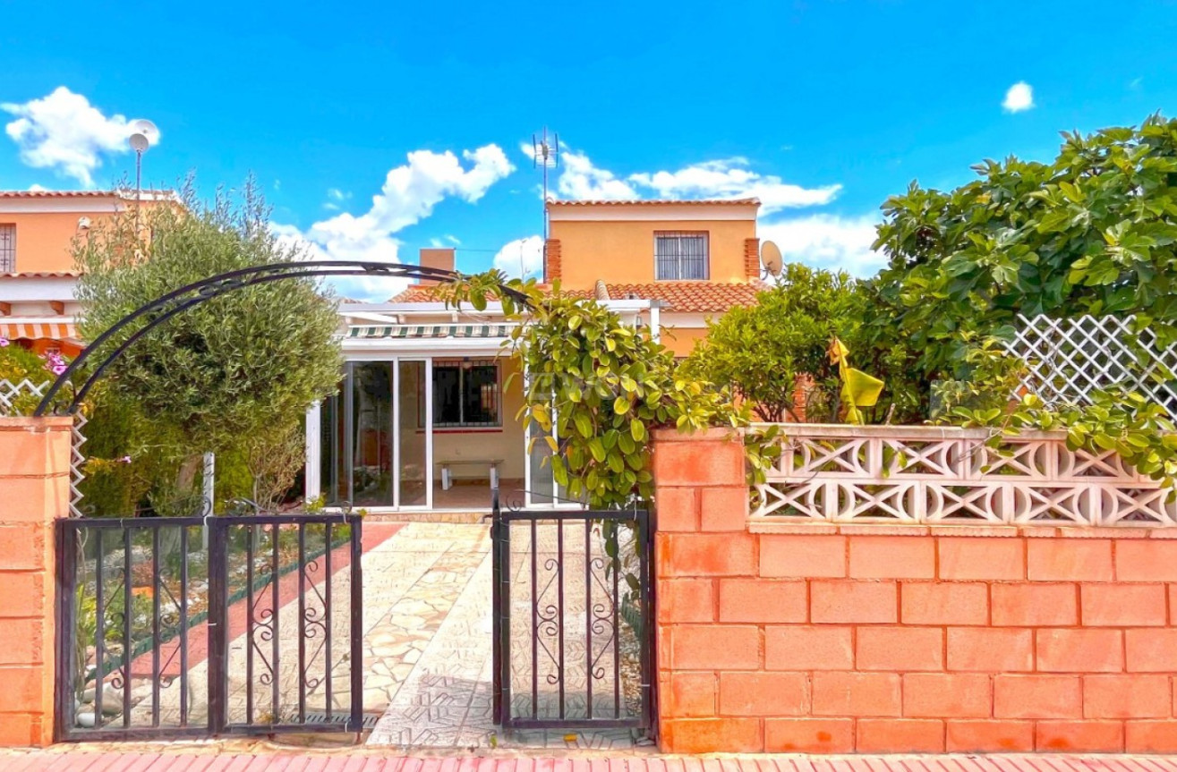 Resale - Villa - Orihuela Costa - Costa Blanca