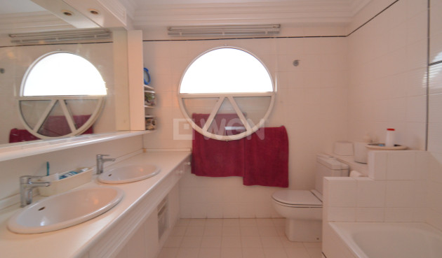 Resale - Villa - Torrevieja - Costa Blanca