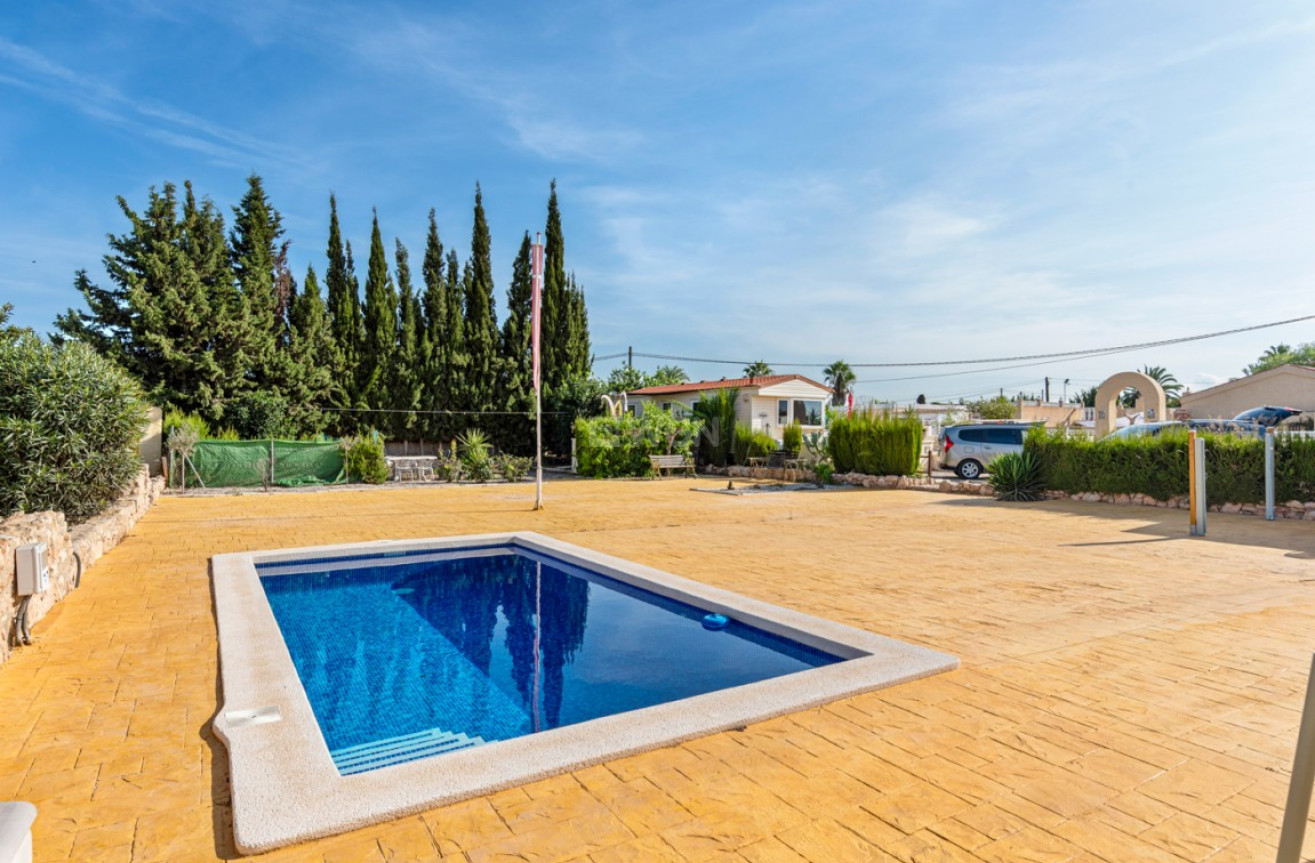 Resale - Villa - Los Montesinos - Costa Blanca