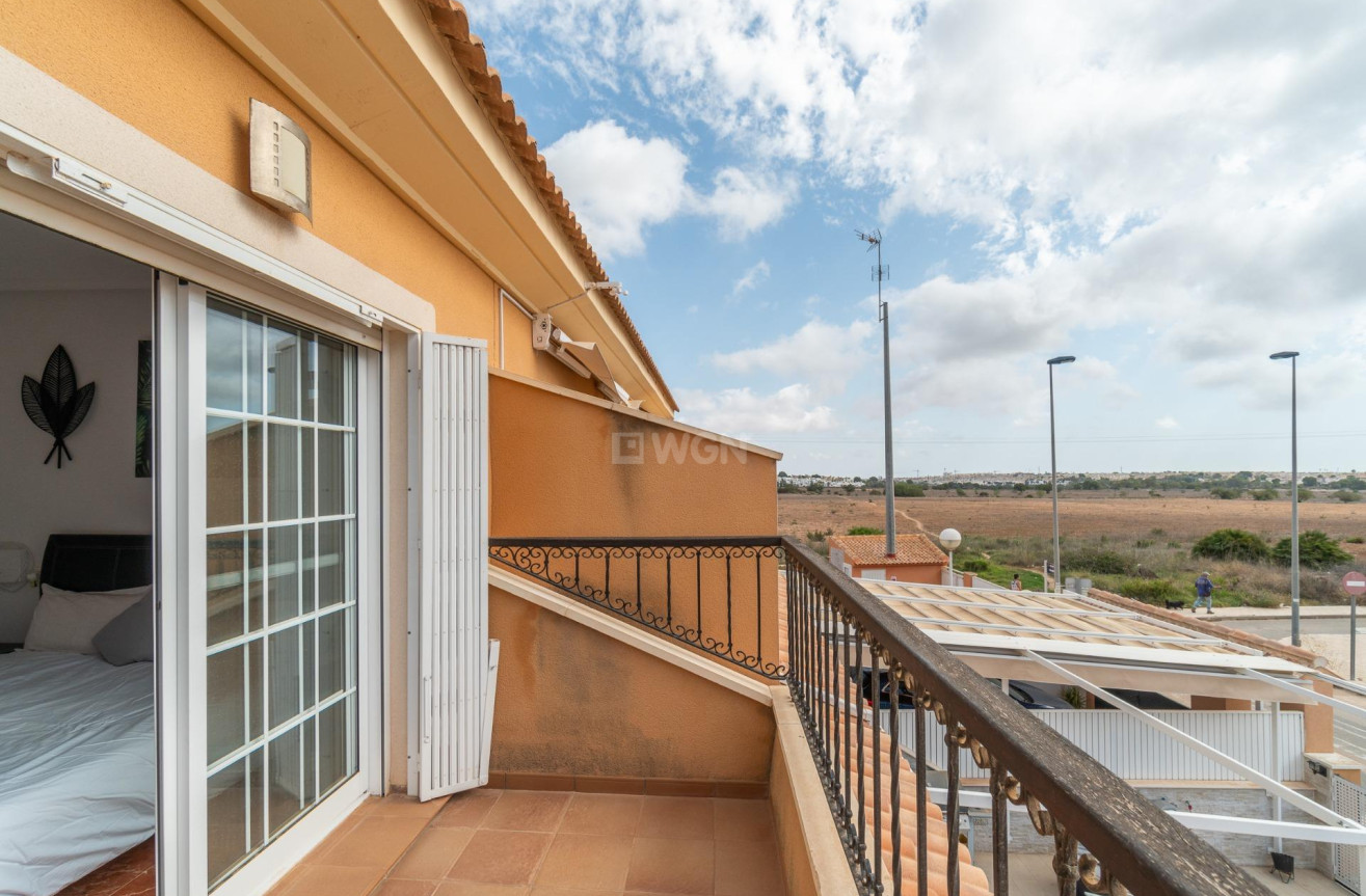 Resale - Bungalow - Orihuela Costa - Los Dolses