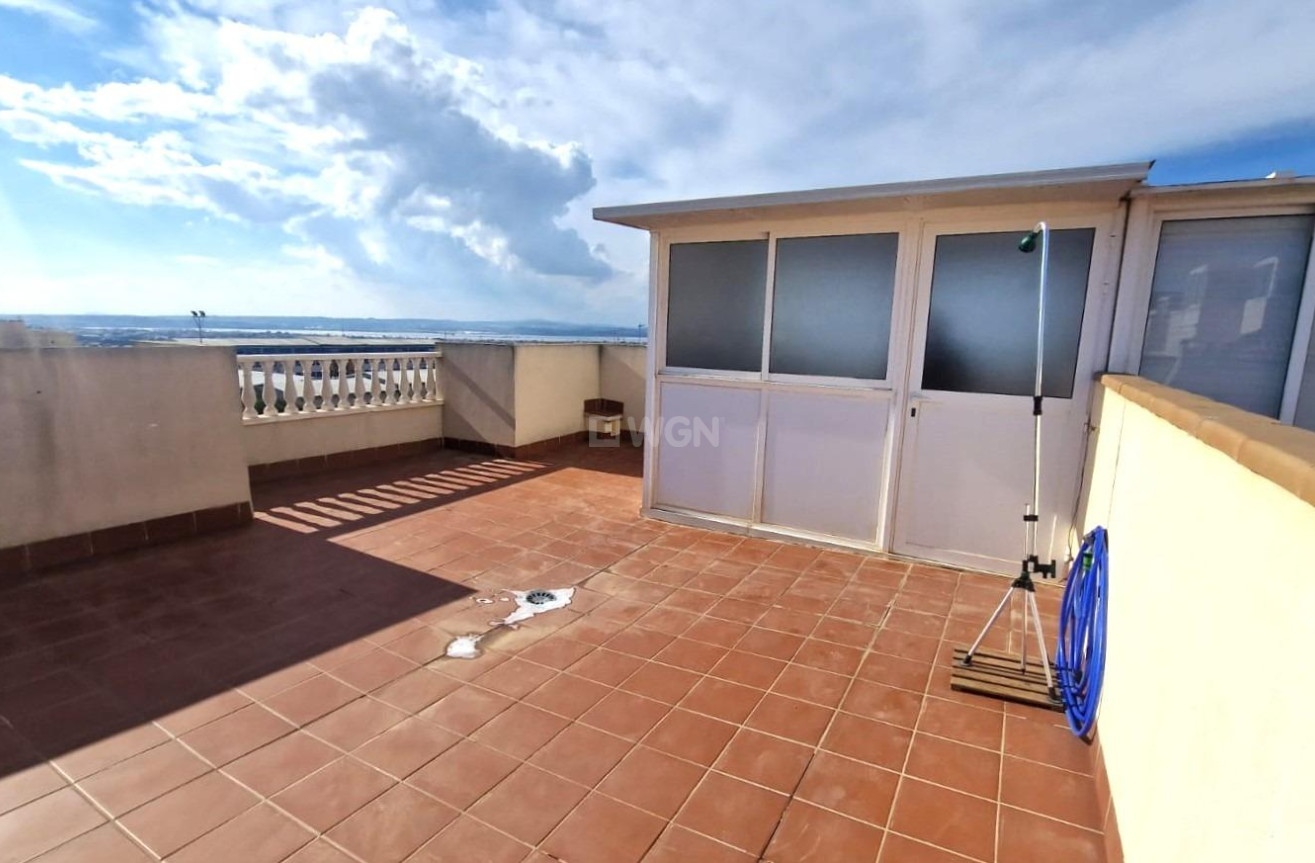 Resale - Bungalow - Torrevieja - Aguas Nuevas 1