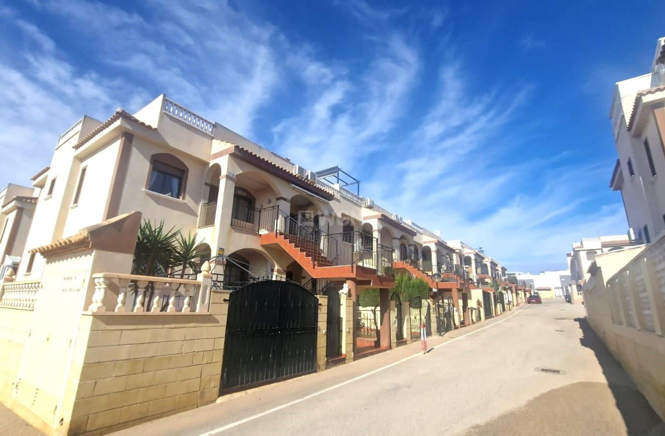 Resale - Bungalow - Torrevieja - Aguas Nuevas 1