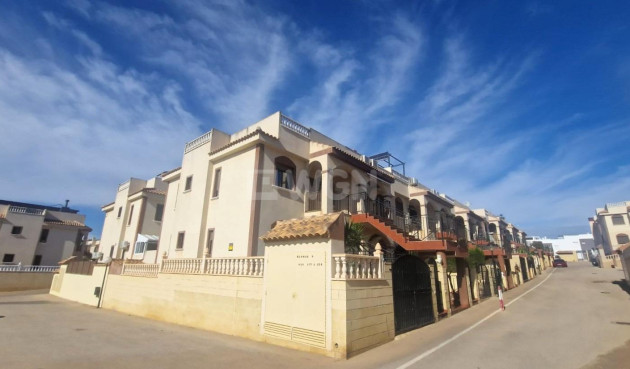 Resale - Bungalow - Torrevieja - Aguas Nuevas 1