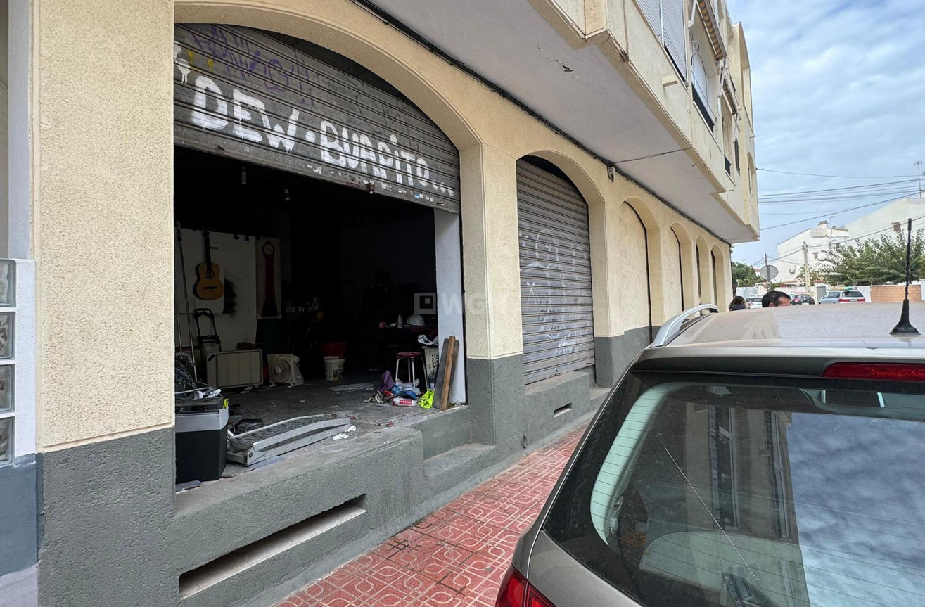 Resale - Commercial - Torrevieja - Playa del Cura