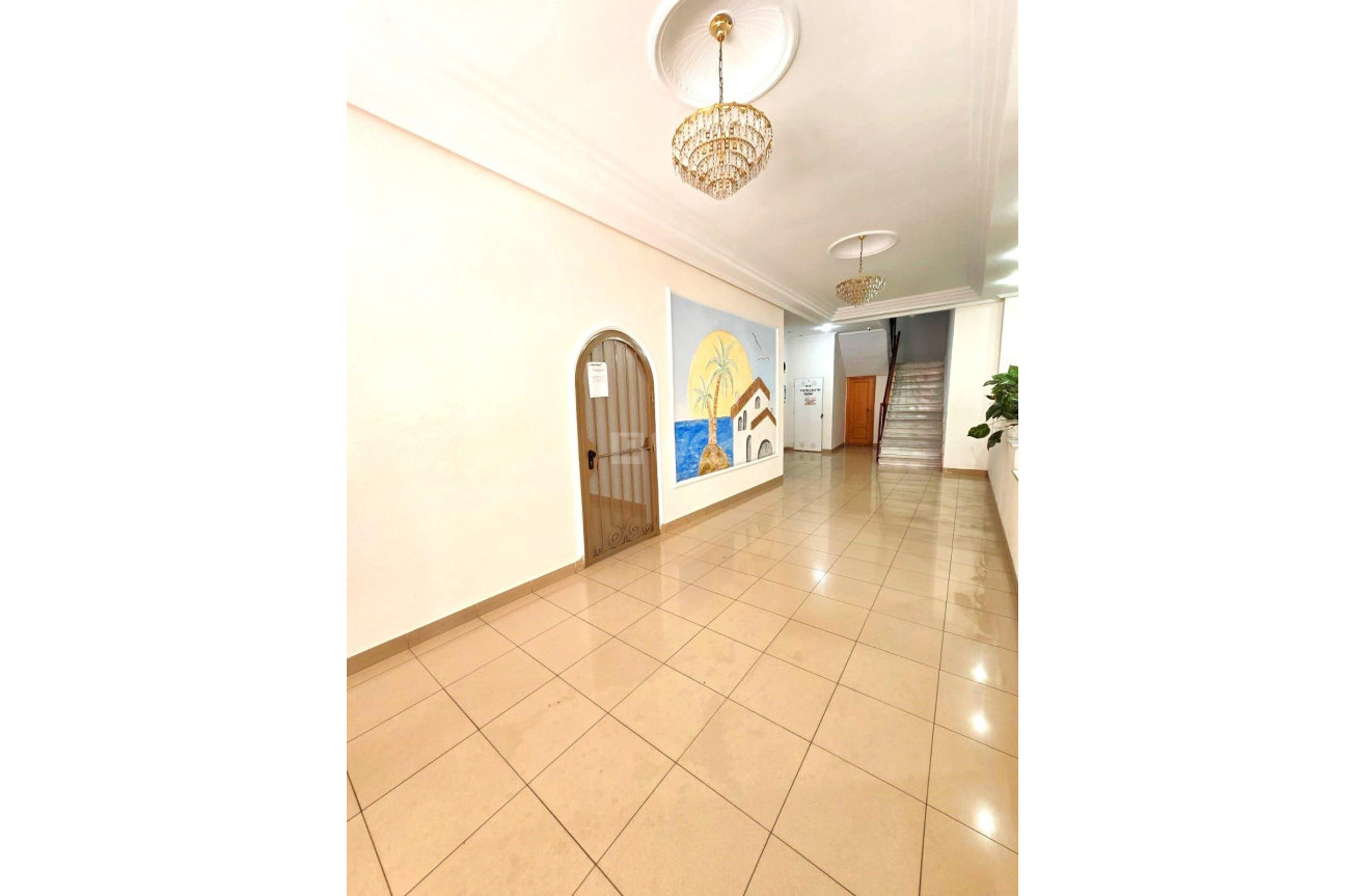 Resale - Apartment / flat - Torrevieja - Centro