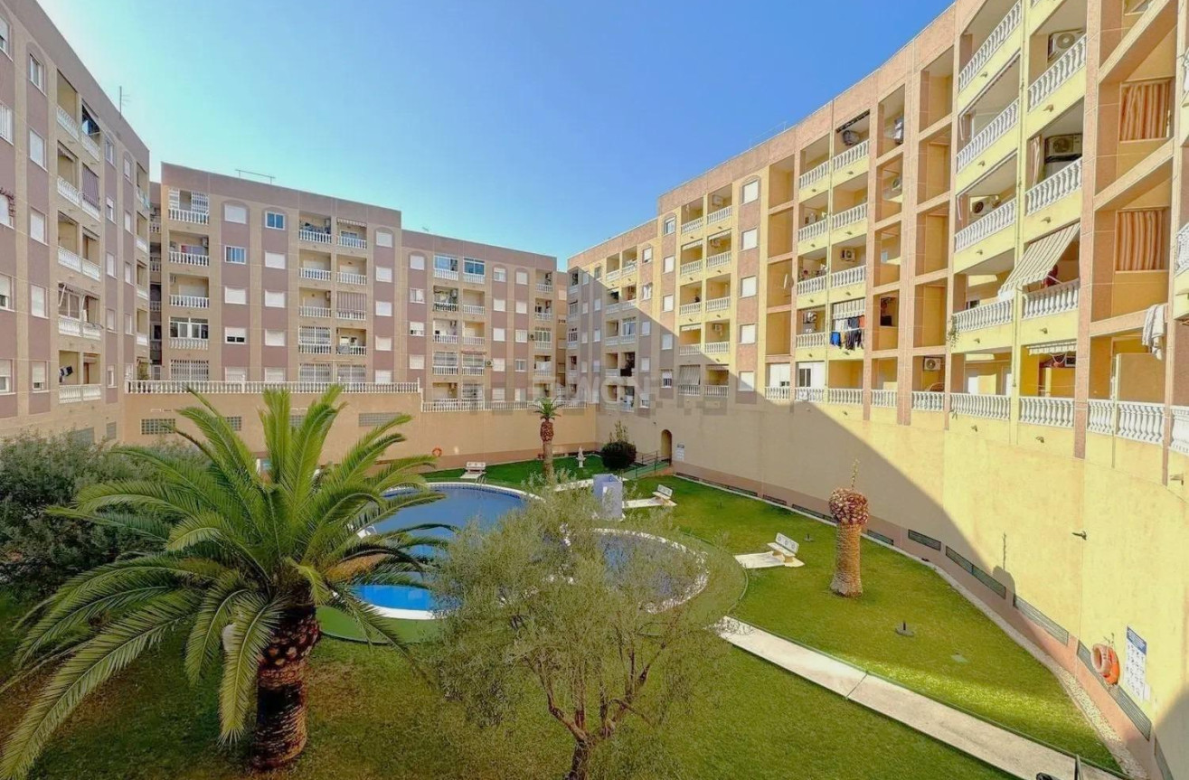 Resale - Apartment / flat - Torrevieja - Centro