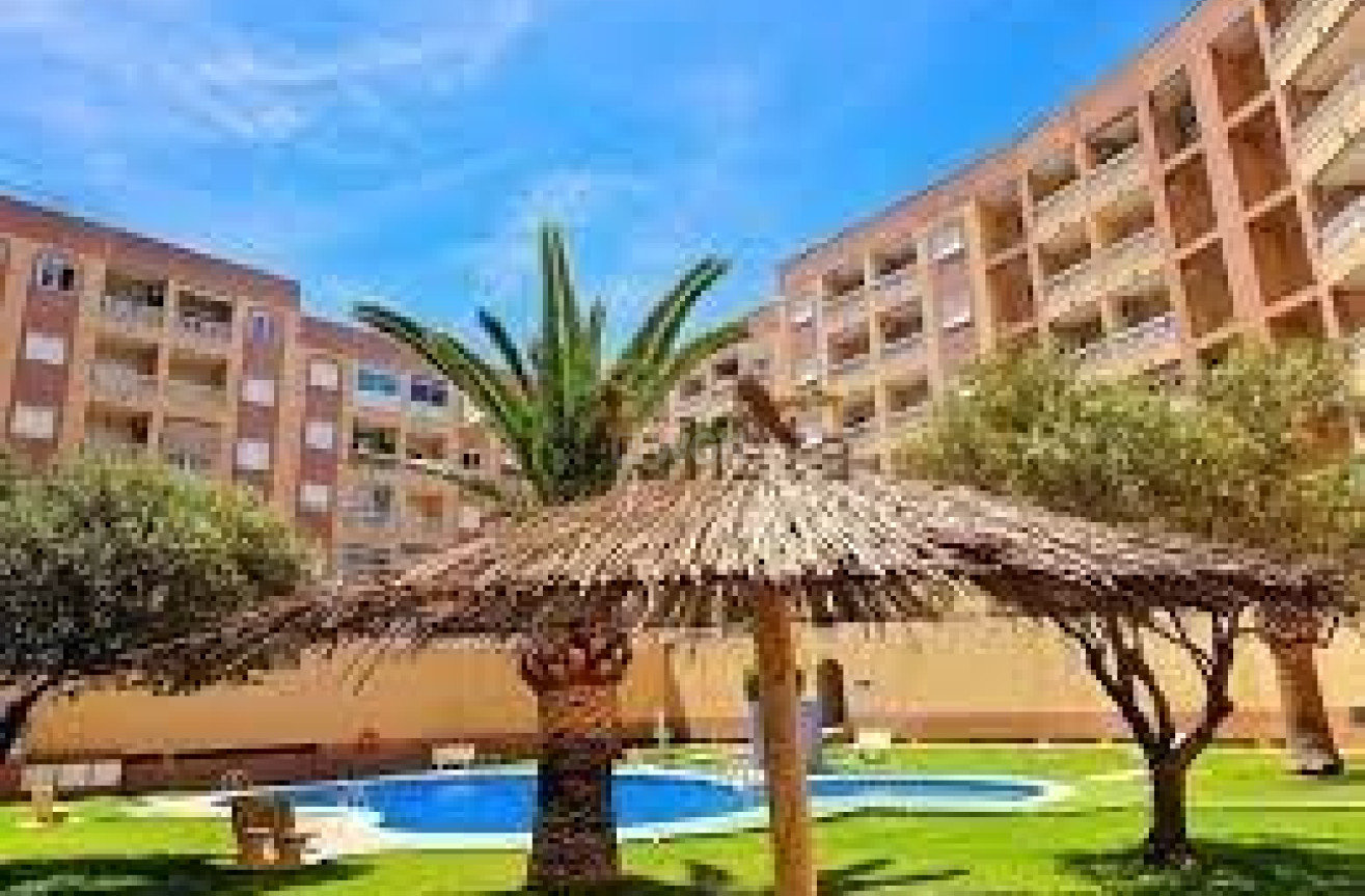 Resale - Apartment / flat - Torrevieja - Centro