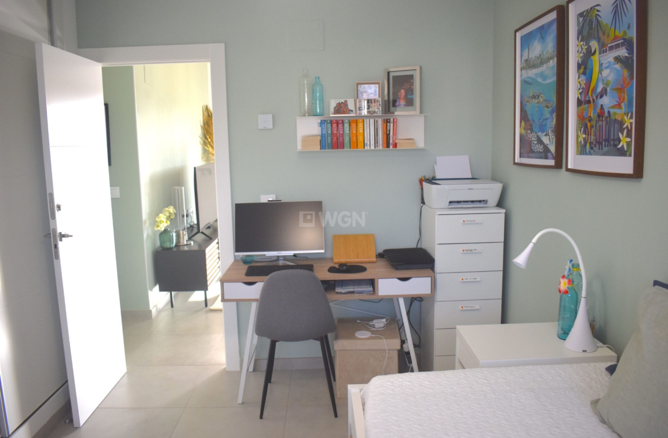 Resale - Apartment / flat - Pilar de la Horadada - Costa Blanca