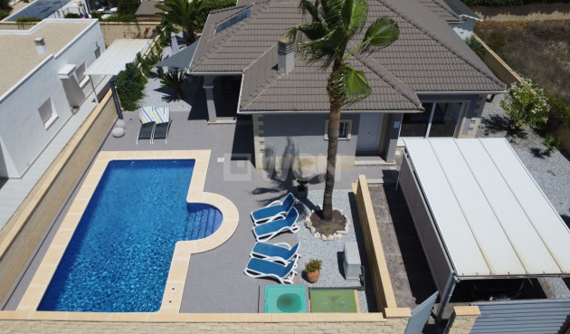 Resale - Villa - La Romana - Inland