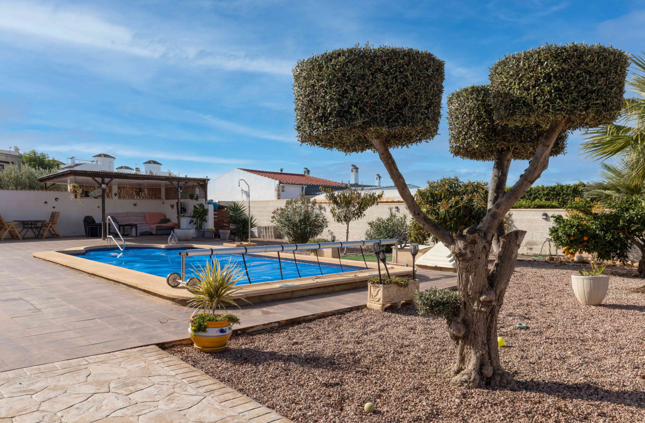 Resale - Villa - La Marina - Costa Blanca