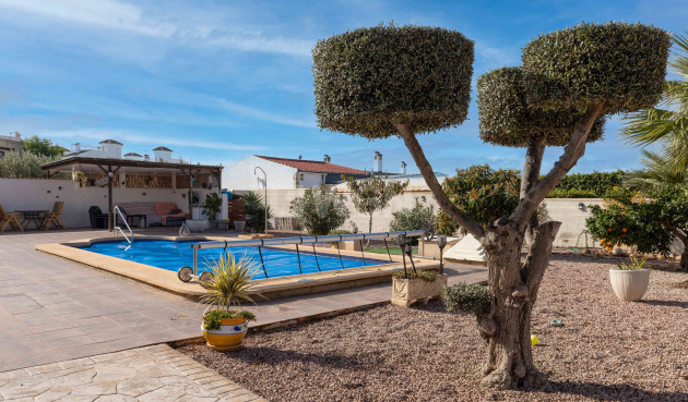 Resale - Villa - La Marina - Costa Blanca