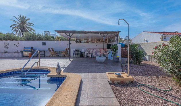 Resale - Villa - La Marina - Costa Blanca