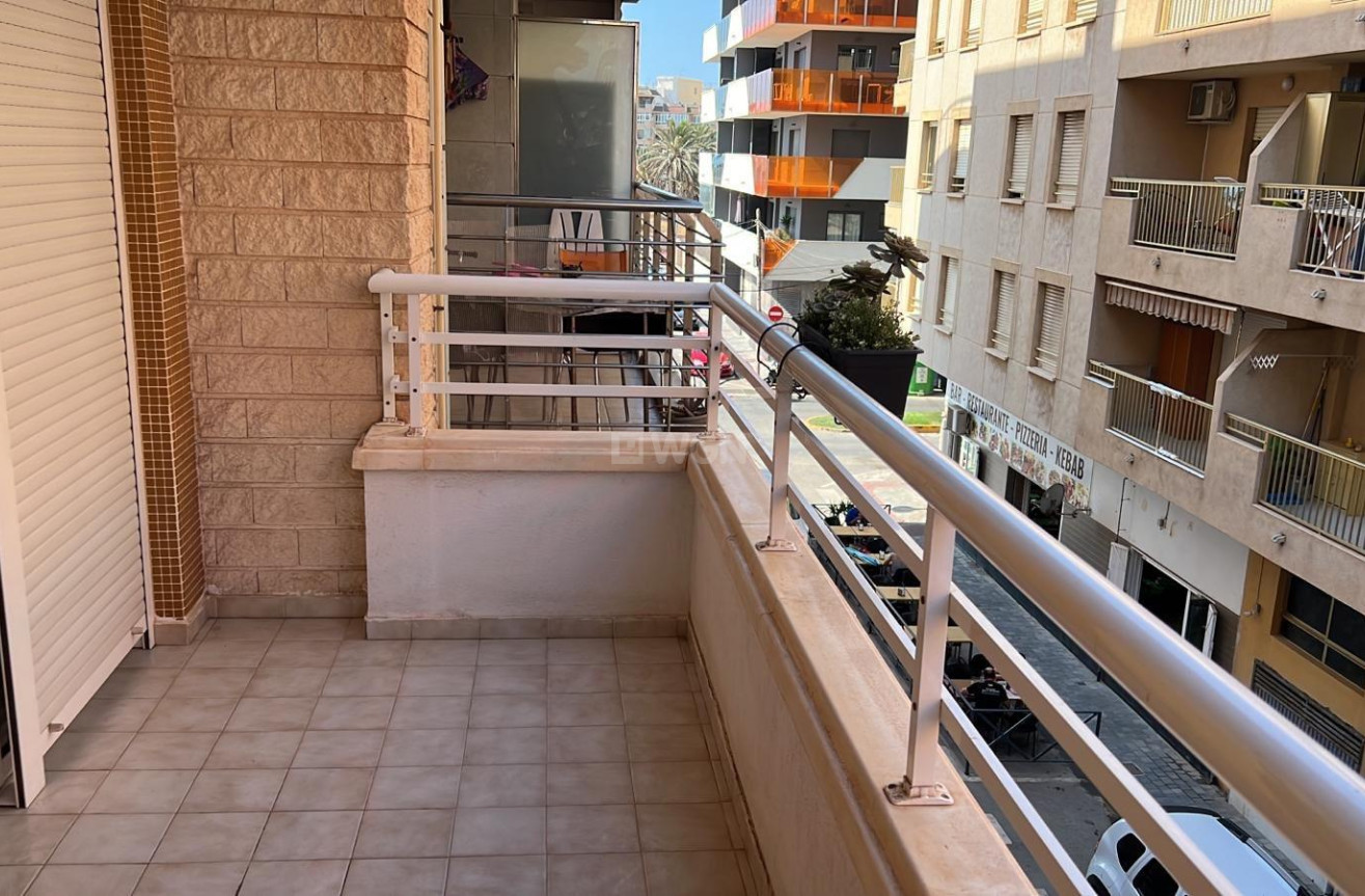 Resale - Apartment / flat - Torrevieja - Playa de los Locos