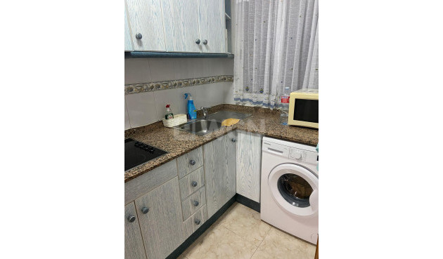 Resale - Apartment / flat - Torrevieja - Playa de los Locos