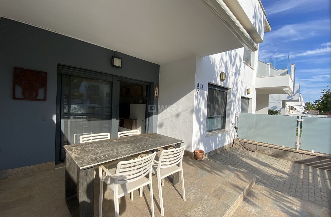 Resale - Bungalow - Pilar de la Horadada - Costa Blanca