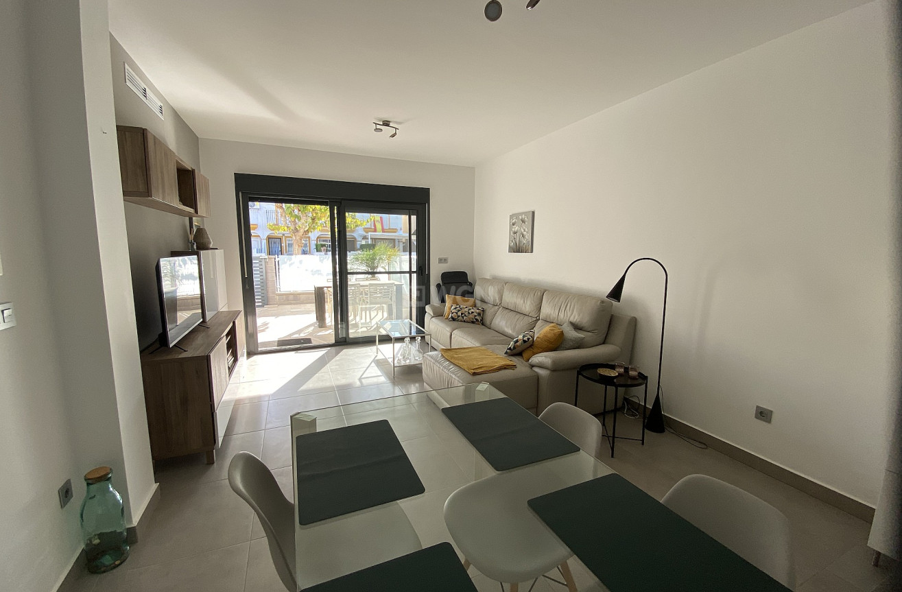 Resale - Bungalow - Pilar de la Horadada - Costa Blanca