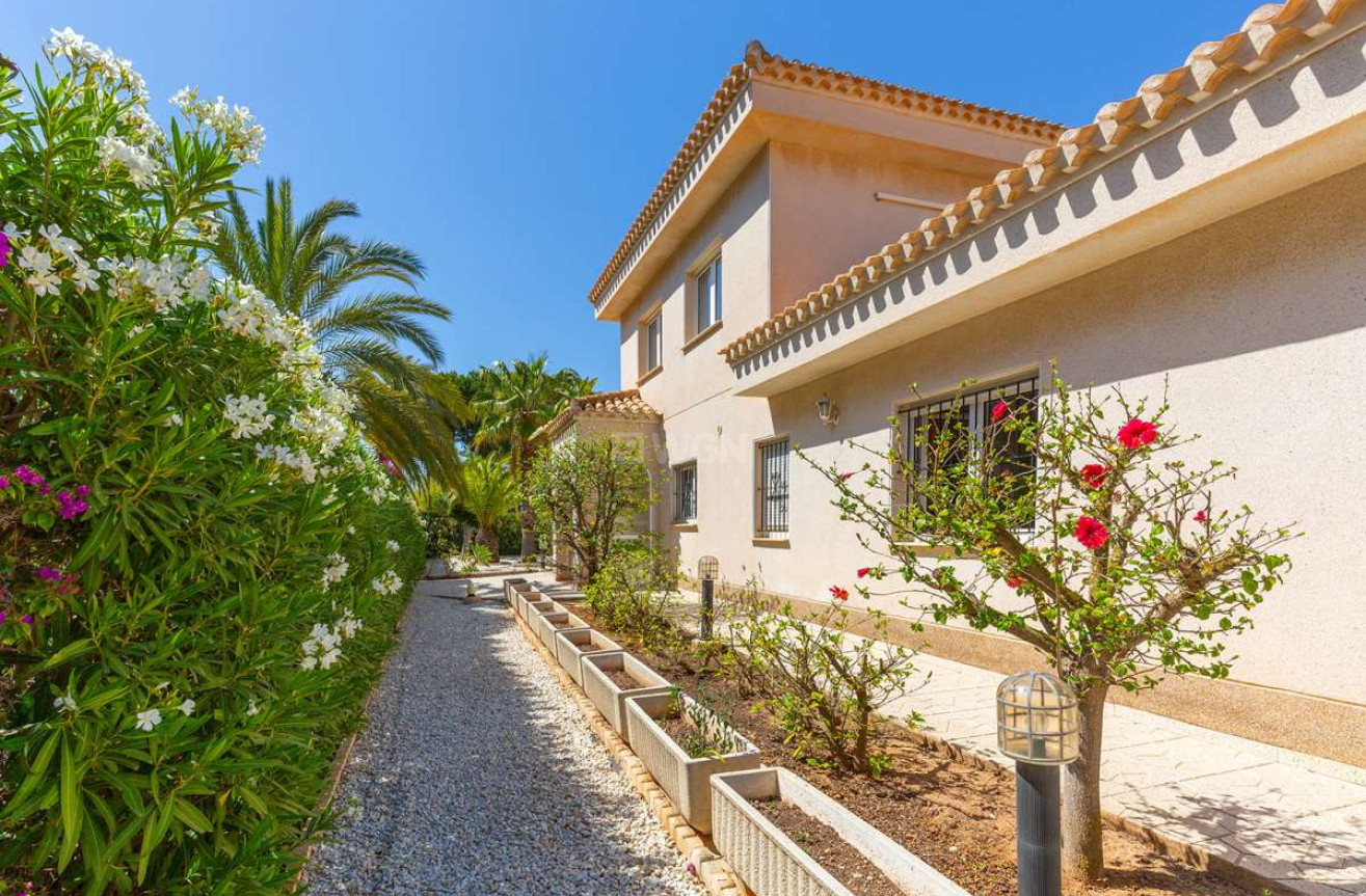 Resale - Villa - Orihuela - Inland