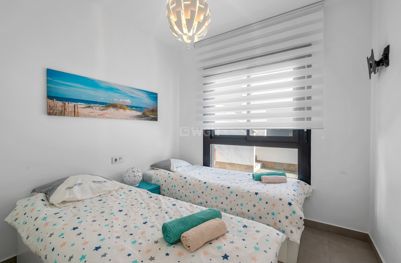 Resale - Apartment / flat - Pilar de la Horadada - Costa Blanca