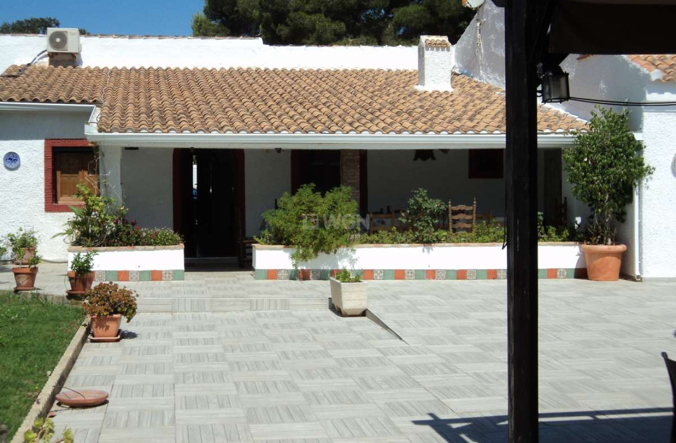 Resale - Villa - Orihuela Costa - Costa Blanca