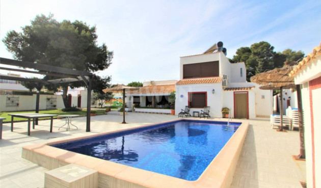 Resale - Villa - Orihuela Costa - Costa Blanca