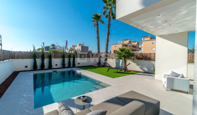 Resale - Villa - La Marina - Costa Blanca