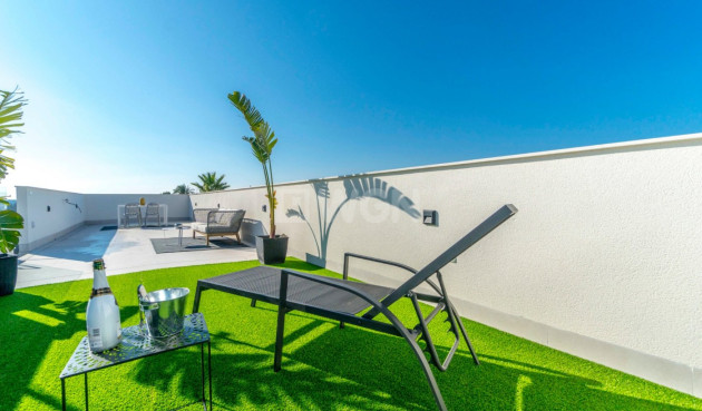 Resale - Villa - La Marina - Costa Blanca