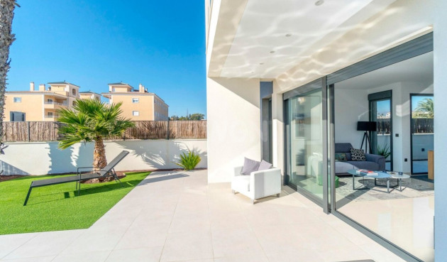 Resale - Villa - La Marina - Costa Blanca