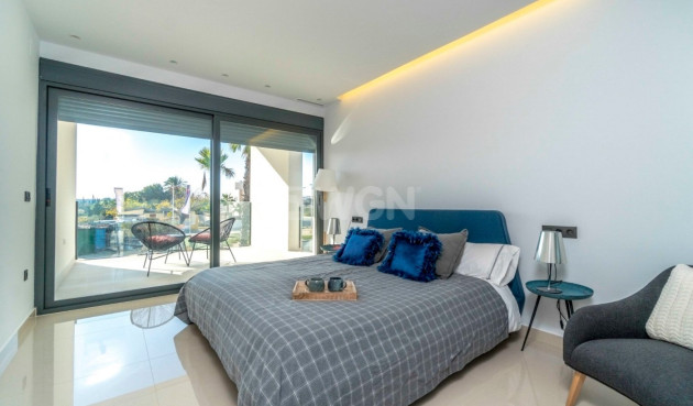 Resale - Villa - La Marina - Costa Blanca