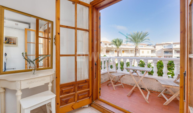 Resale - Apartment / flat - Torrevieja - Playa de los Locos