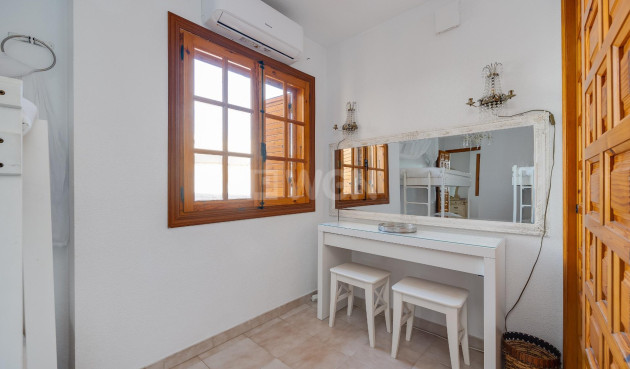 Resale - Apartment / flat - Torrevieja - Playa de los Locos