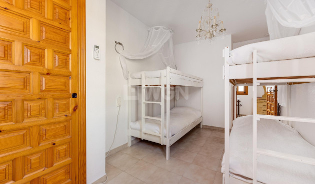 Resale - Apartment / flat - Torrevieja - Playa de los Locos