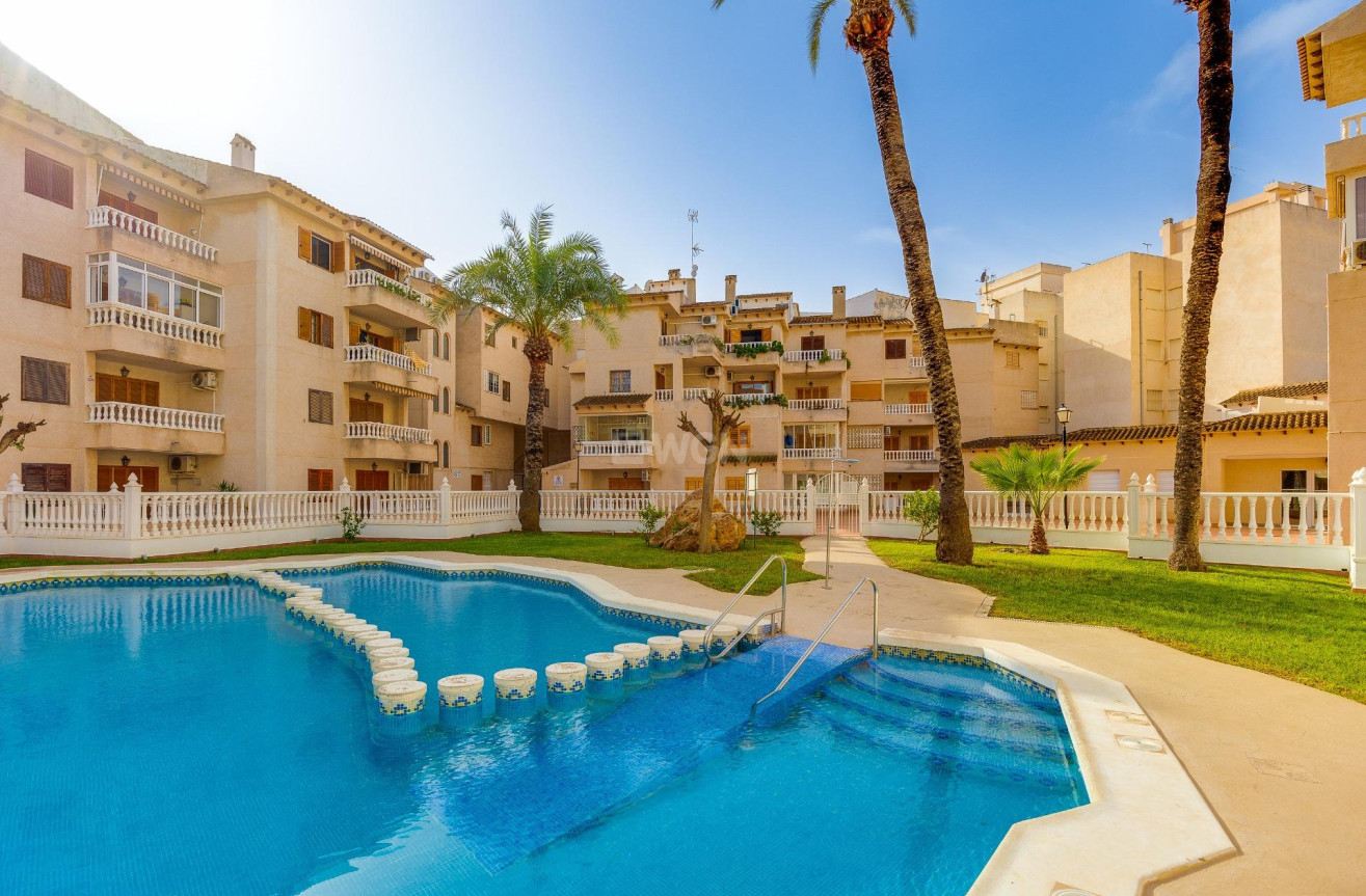 Resale - Apartment / flat - Torrevieja - Playa de los Locos