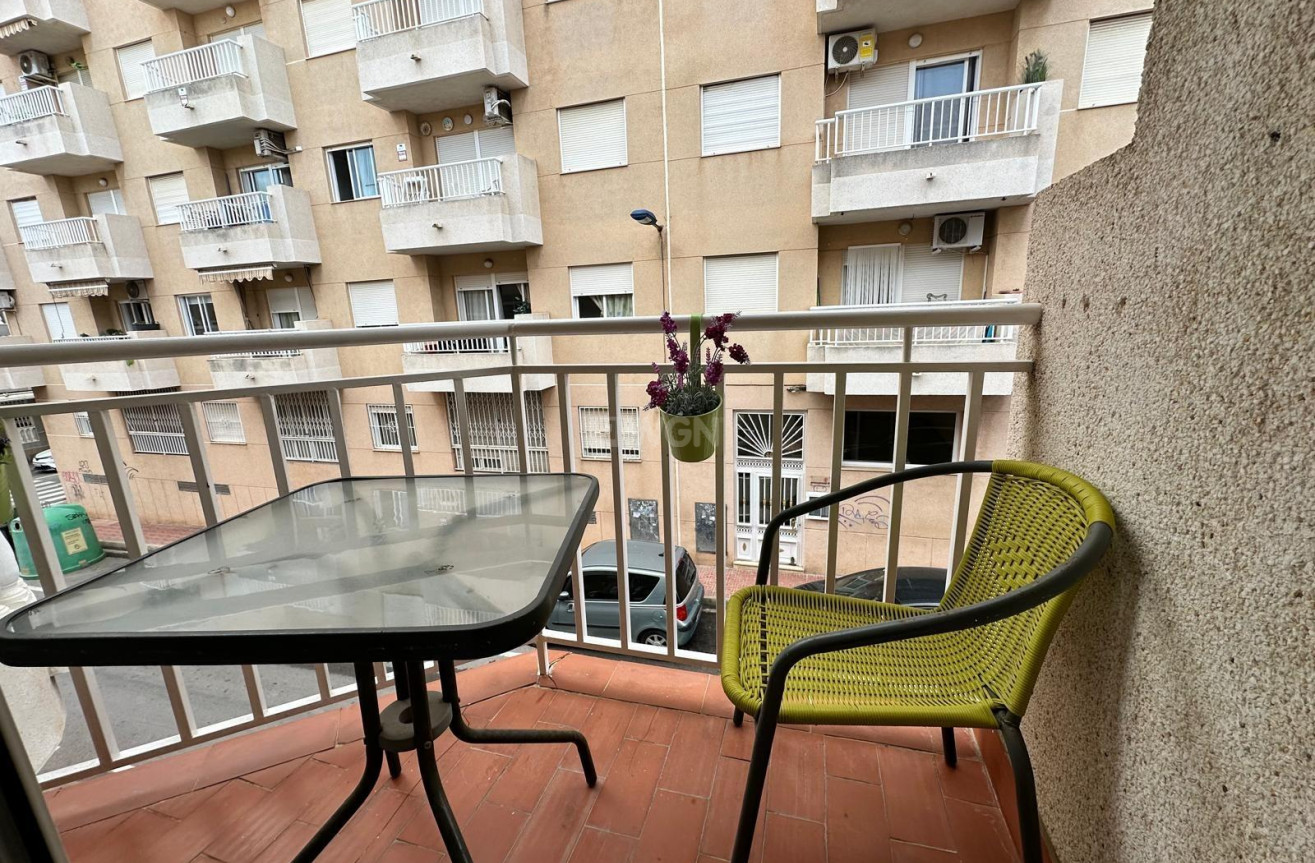 Resale - Apartment / flat - Torrevieja - Playa del Cura