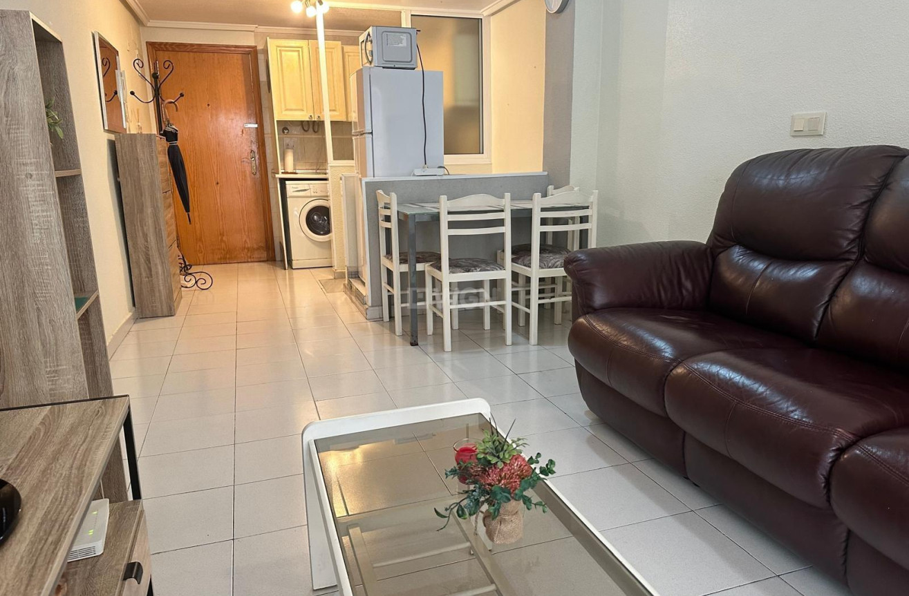 Resale - Apartment / flat - Torrevieja - Playa del Cura