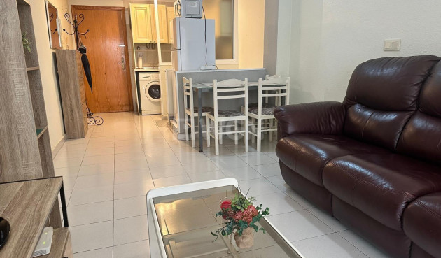 Resale - Apartment / flat - Torrevieja - Playa del Cura