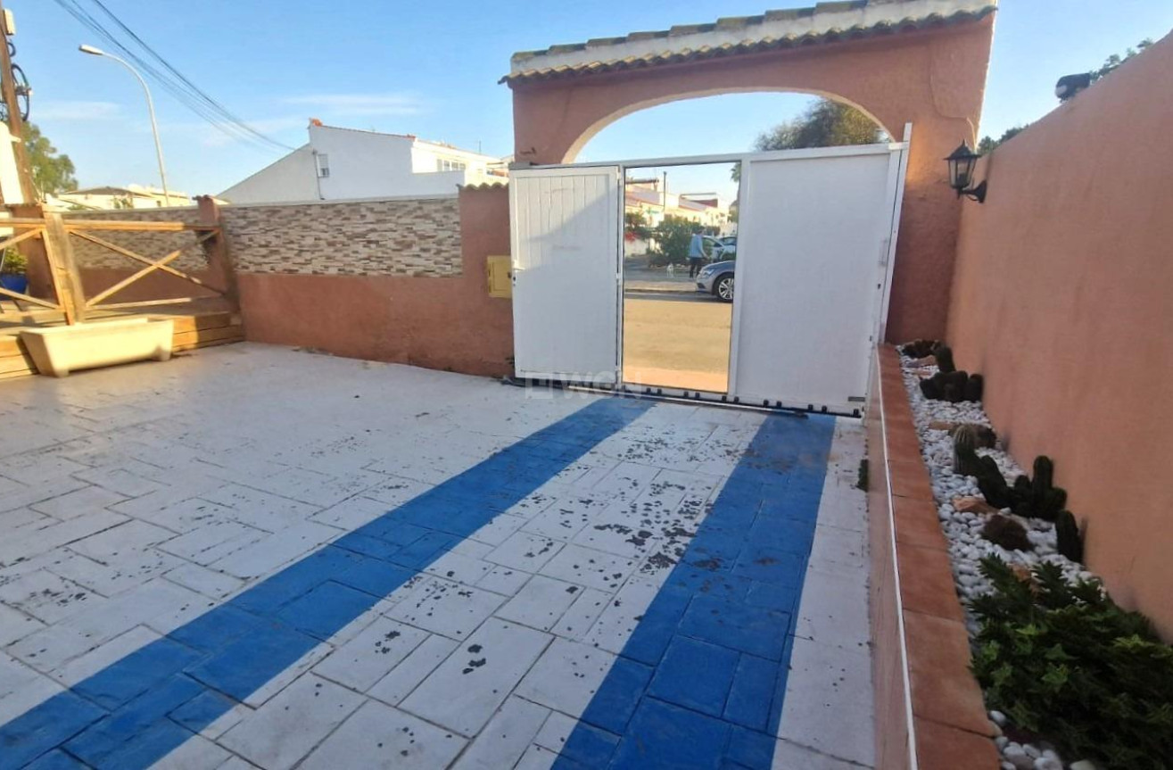 Resale - Villa - Torrevieja - San Luis