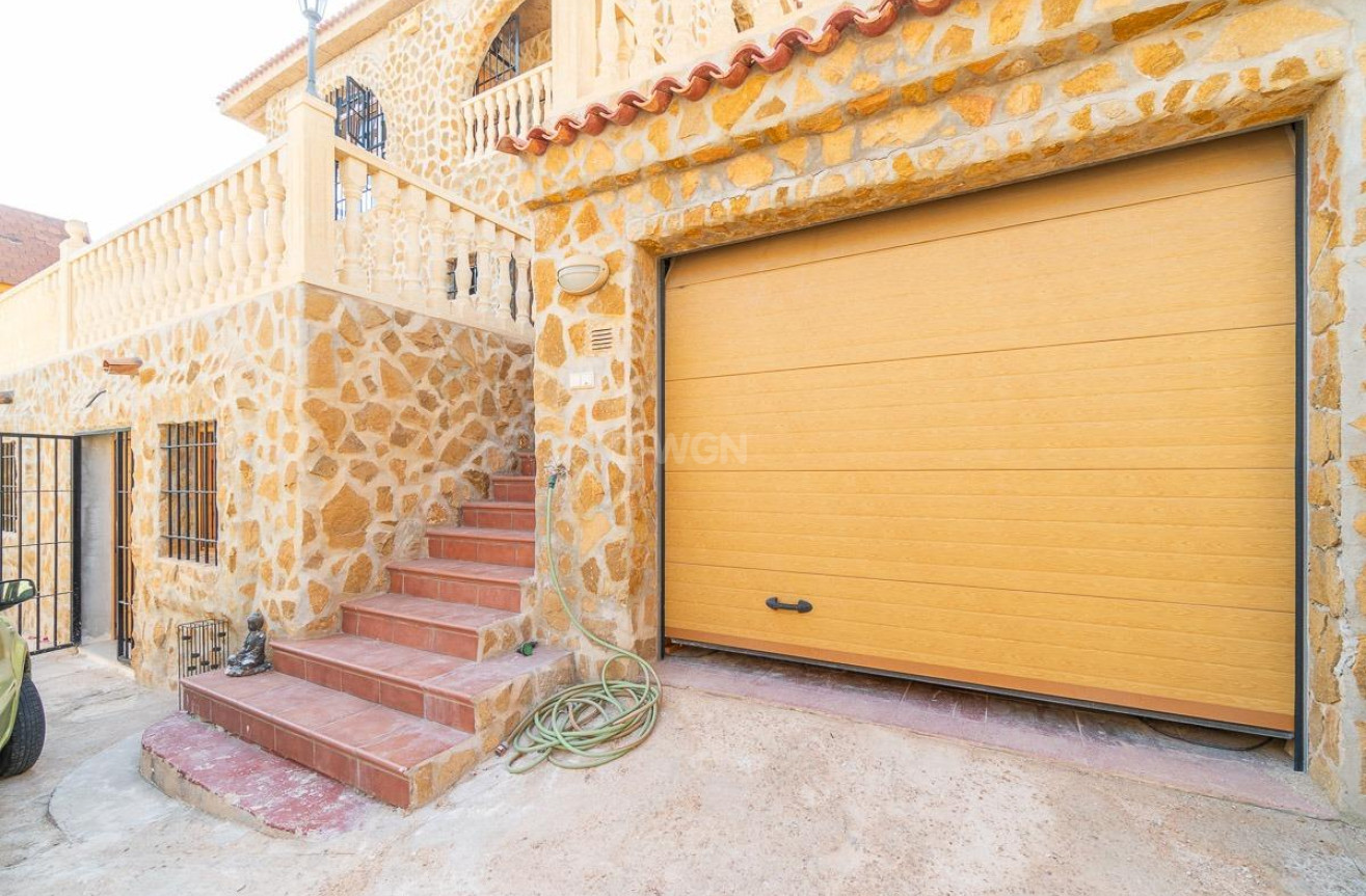 Resale - Villa - Orihuela Costa - Los Balcones