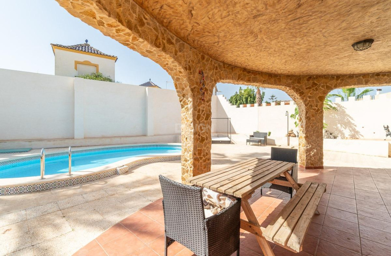 Resale - Villa - Orihuela Costa - Los Balcones