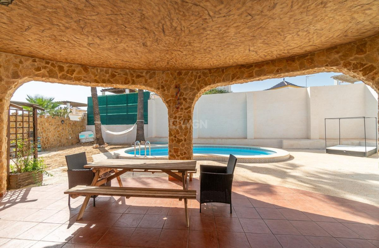 Resale - Villa - Orihuela Costa - Los Balcones