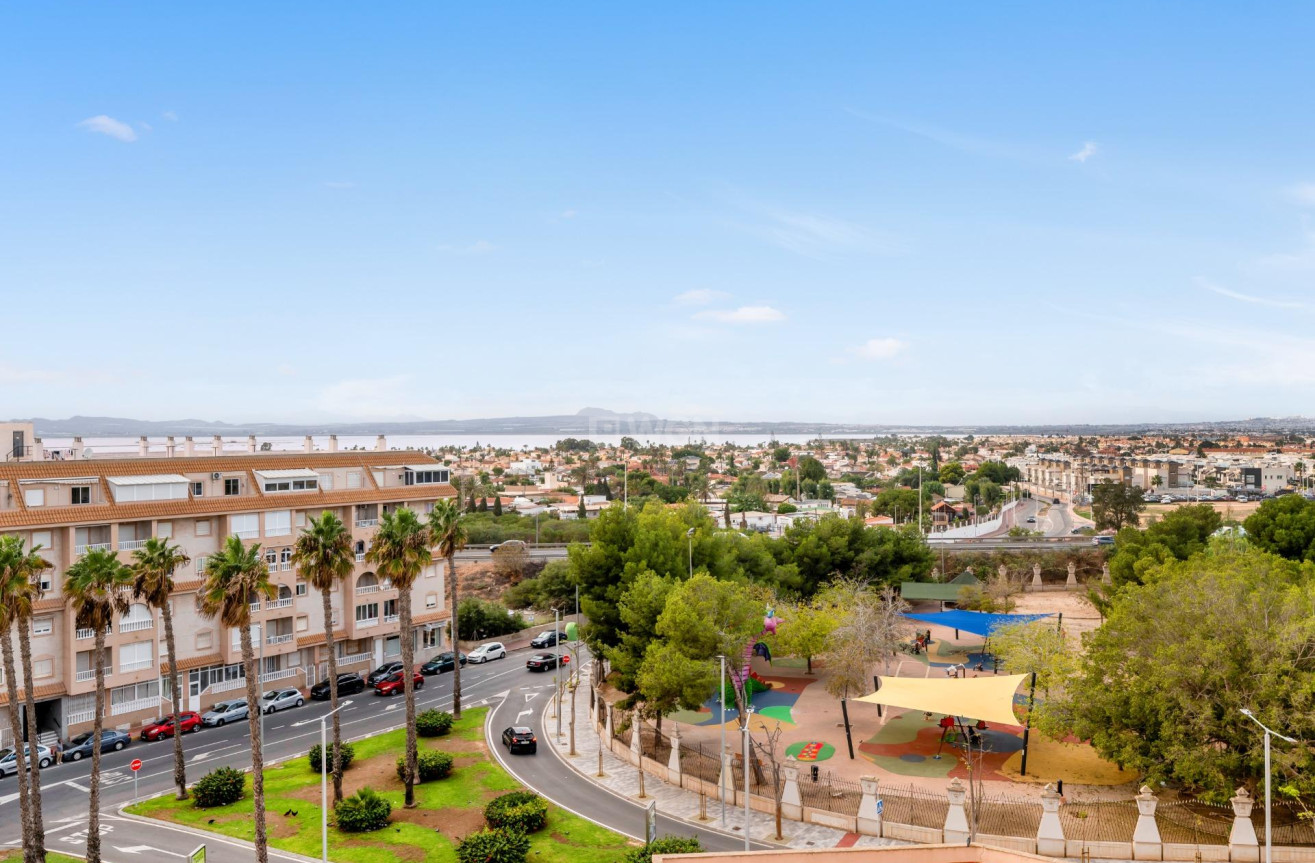 Resale - Apartment / flat - Torrevieja - Parque Las Naciones