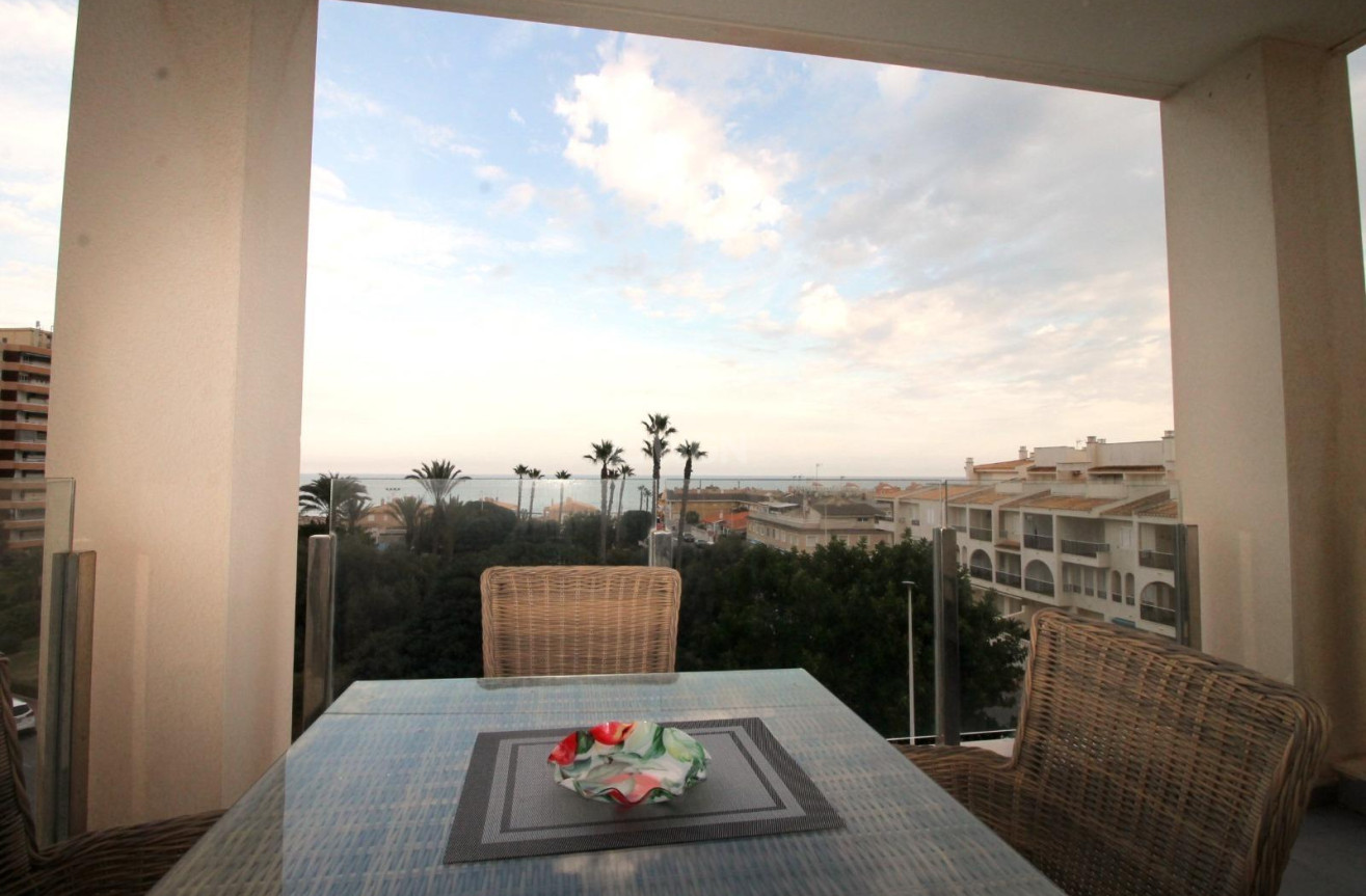 Resale - Apartment / flat - Torrevieja - La Mata