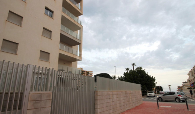 Resale - Apartment / flat - Torrevieja - La Mata