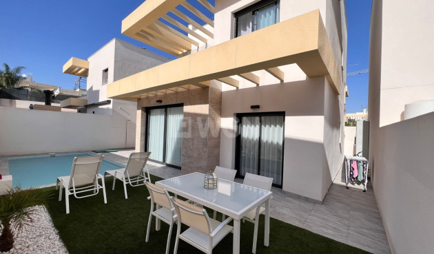 Reventa - Villa - Los Montesinos - Costa Blanca