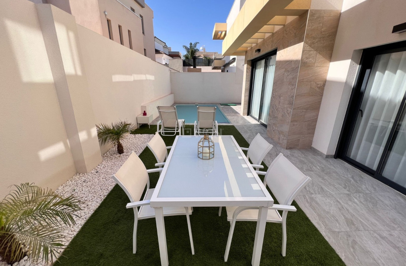 Reventa - Villa - Los Montesinos - Costa Blanca