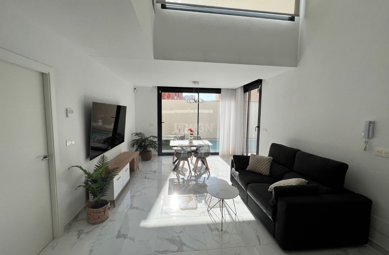 Reventa - Villa - Los Montesinos - Costa Blanca